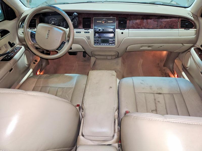 2006 Lincoln Town Car მანქანა იყიდება აუქციონზე, vin: 1LNHM81V46Y624325, აუქციონის ნომერი: 55762996