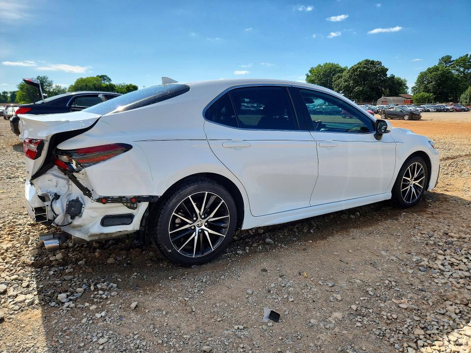 Продажа на аукционе авто 2024 Toyota Camry, vin: 4T1G11AK1RU228852, номер лота: 57351386