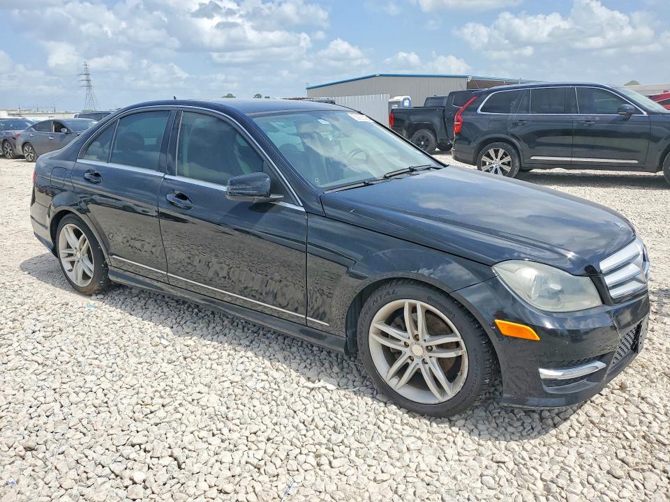 Продажа на аукционе авто 2013 Mercedes-benz C, vin: WDDGF4HB2DA769924, номер лота: 58920506