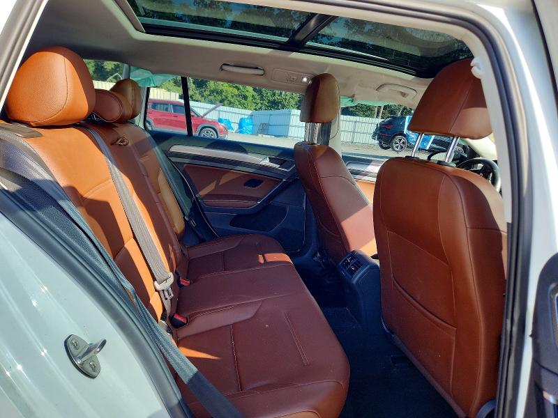 58403946 :رقم المزاد ، 3VWH17AU9JM755167 vin ، 2018 Volkswagen Golf Alltrack مزاد بيع