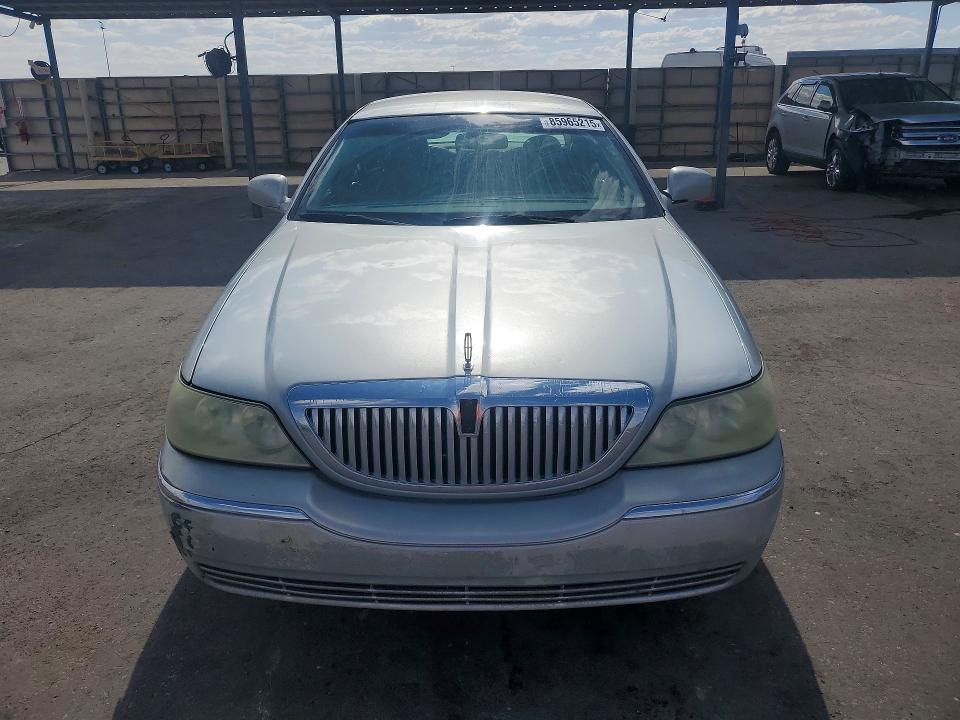 2007 Lincoln Town Car მანქანა იყიდება აუქციონზე, vin: 1LNHM81W17Y617942, აუქციონის ნომერი: 85965215