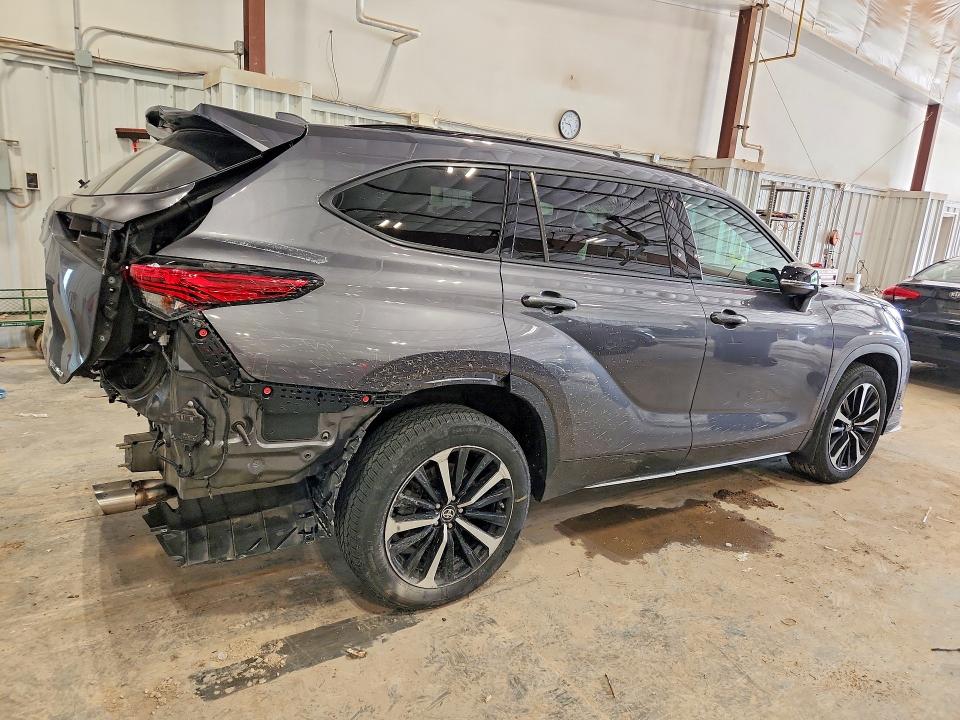 56815076 :رقم المزاد ، 5TDLZRBH7NS201697 vin ، 2022 Toyota Highlander مزاد بيع