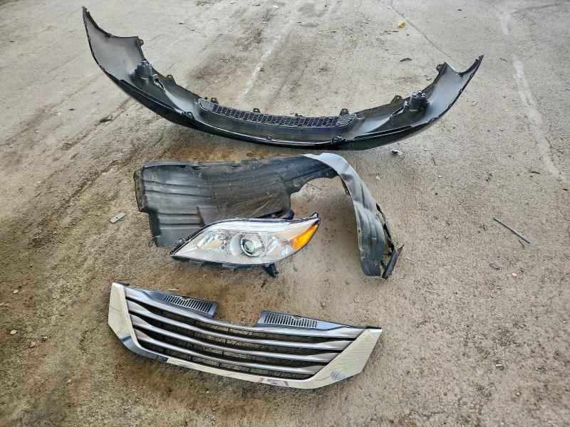 2011 Toyota Sienna მანქანა იყიდება აუქციონზე, vin: 5TDDK3DC6BS008427, აუქციონის ნომერი: 57033876