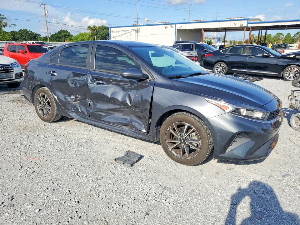 57369946 :رقم المزاد ، 3KPF24AD2PE605524 vin ، 2023 Kia Forte مزاد بيع