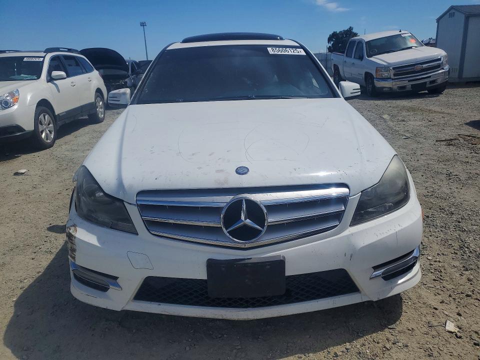 2013 Mercedes-benz C მანქანა იყიდება აუქციონზე, vin: WDDGF4HB6DR271338, აუქციონის ნომერი: 85606125