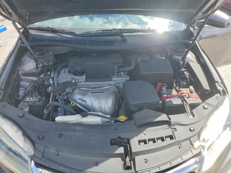 58130186 :رقم المزاد ، 4T1BF1FK7FU087205 vin ، 2015 Toyota Camry مزاد بيع