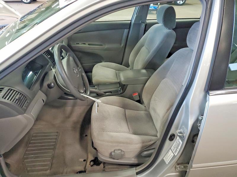 57215976 :رقم المزاد ، 4T1BE32K82U076907 vin ، 2002 Toyota Camry مزاد بيع