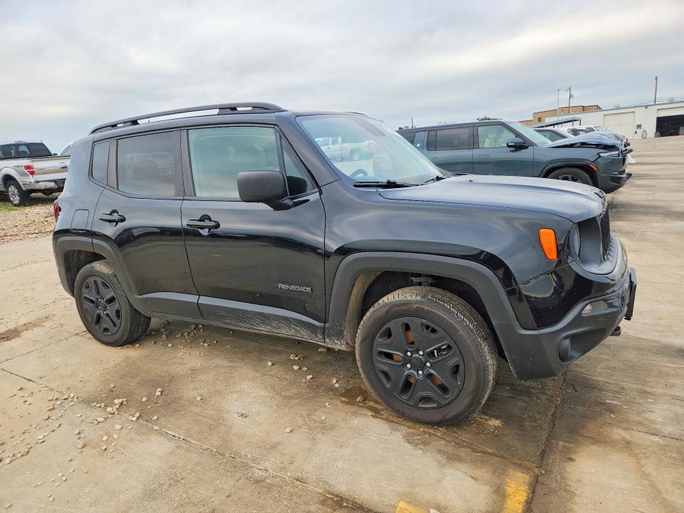 55811356 :رقم المزاد ، ZACCJBAB4JPH82790 vin ، 2018 Jeep Renegade مزاد بيع