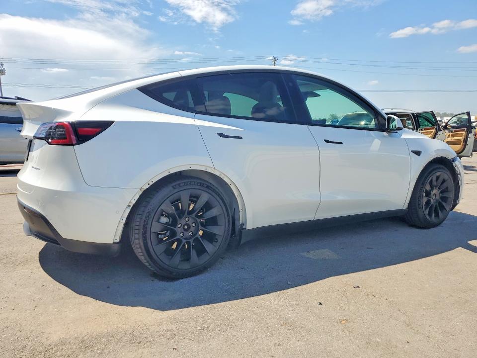 56514896 :رقم المزاد ، 5YJYGAEEXMF298637 vin ، 2021 Tesla Model Y مزاد بيع