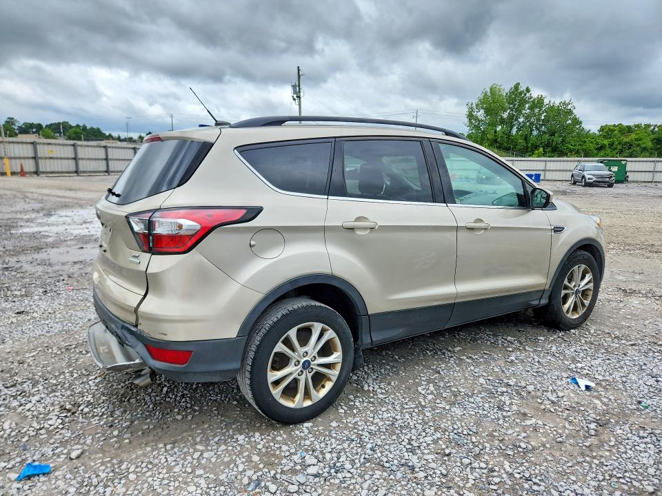 57896046 :رقم المزاد ، 1FMCU0GD0JUB88809 vin ، 2018 Ford Escape مزاد بيع