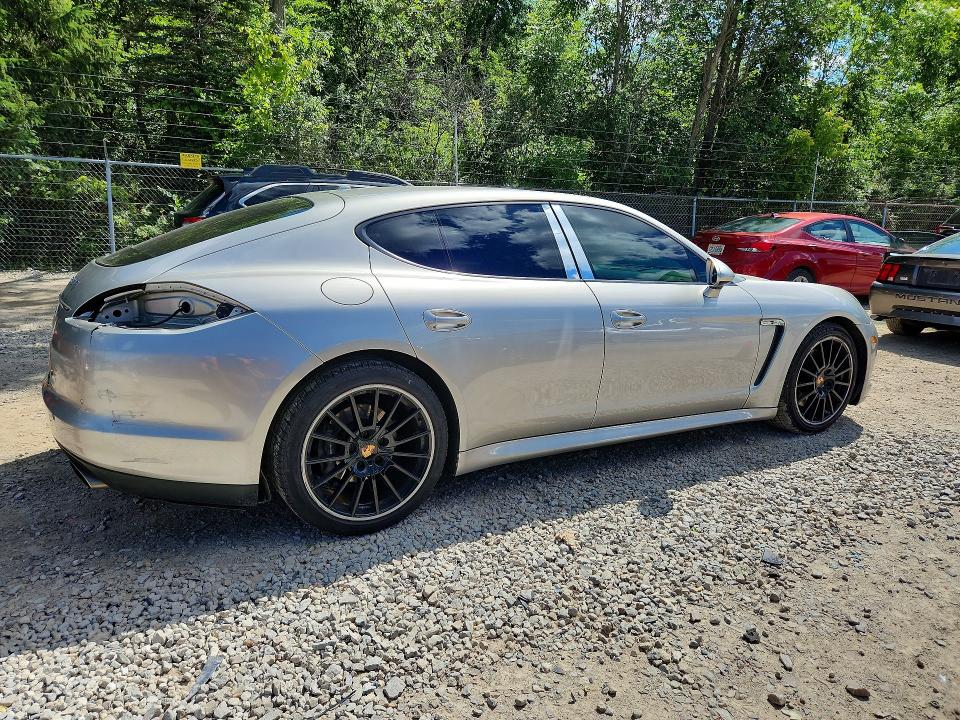 57504256 :رقم المزاد ، WP0AA2A72CL018852 vin ، 2012 Porsche Panemara 4 مزاد بيع