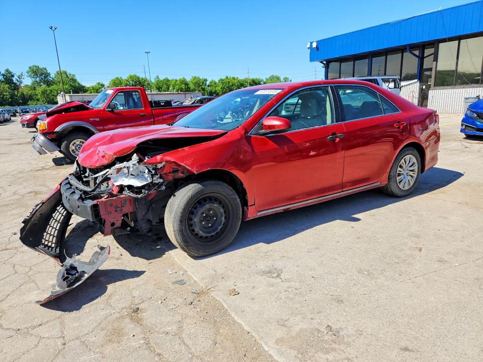 57077016 :رقم المزاد ، 4T4BF1FK6CR220361 vin ، 2012 Toyota Camry مزاد بيع