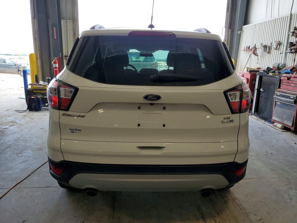 56517866 :رقم المزاد ، 1FMCU9GD1JUB43821 vin ، 2018 Ford Escape مزاد بيع