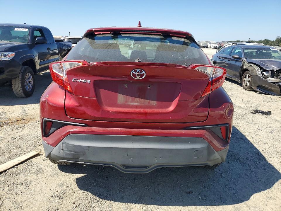 58377676 :رقم المزاد ، NMTKHMBXXJR031658 vin ، 2018 Toyota C-hr مزاد بيع