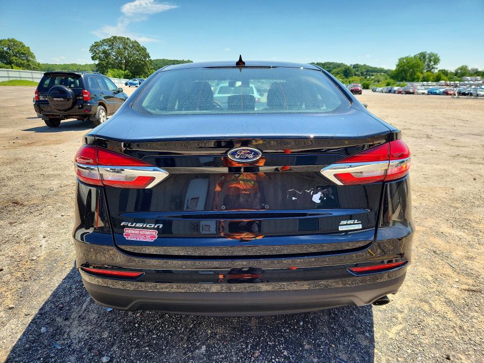 58147446 :رقم المزاد ، 3FA6P0CD0KR180657 vin ، 2019 Ford Fusion مزاد بيع