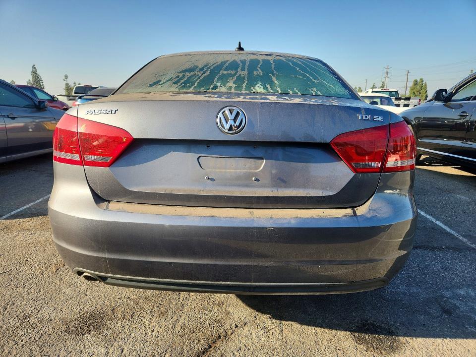 58240606 :رقم المزاد ، 1VWBN7A37DC030111 vin ، 2013 Volkswagen Passat مزاد بيع