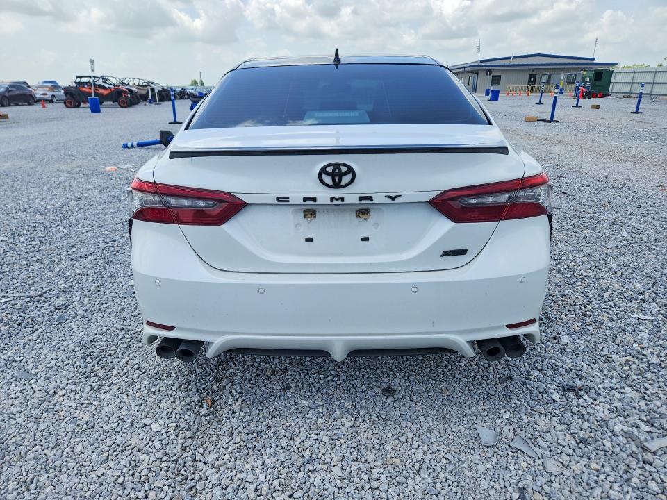 58586466 :رقم المزاد ، 4T1KZ1AK7NU063953 vin ، 2022 Toyota Camry مزاد بيع