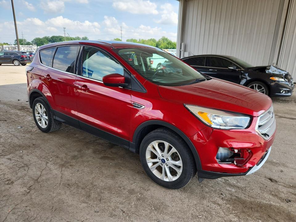 57011606 :رقم المزاد ، 1FMCU0G94HUE33987 vin ، 2017 Ford Escape مزاد بيع
