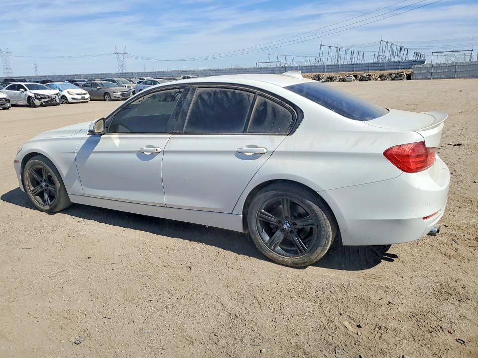 55943656 :رقم المزاد ، WBA3C1C56FK119232 vin ، 2015 Bmw 328 مزاد بيع