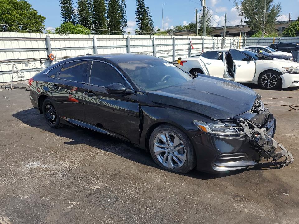 56715416 :رقم المزاد ، 1HGCV1F18JA244433 vin ، 2018 Honda Accord مزاد بيع