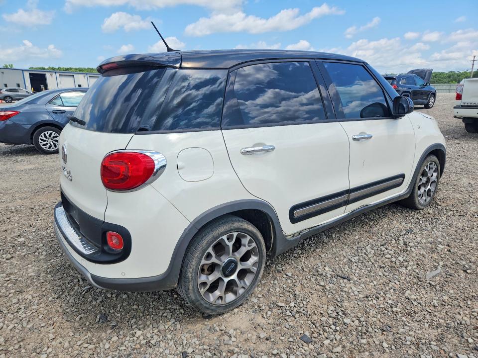 2015 Fiat 500l მანქანა იყიდება აუქციონზე, vin: ZFBCFADH9FZ031174, აუქციონის ნომერი: 57902976