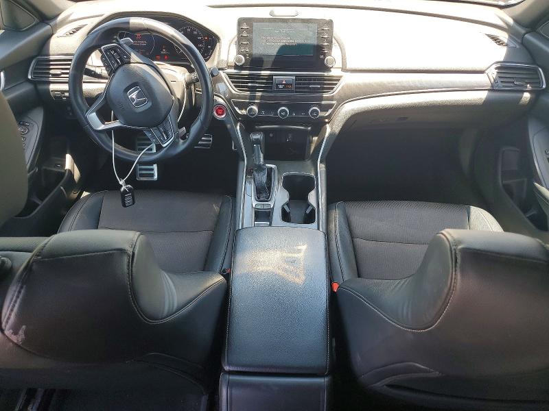 57002556 :رقم المزاد ، 1HGCV1F37JA149010 vin ، 2018 Honda Accord مزاد بيع