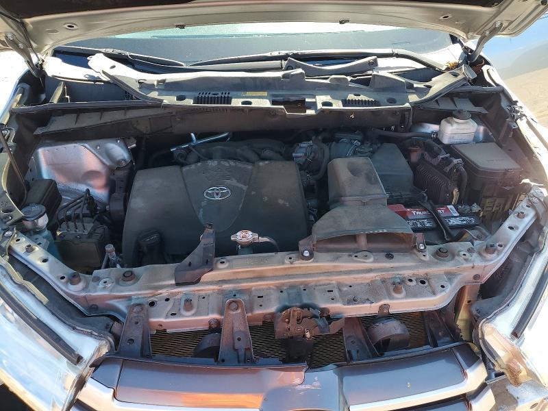 56758096 :رقم المزاد ، 5TDBZRFH5KS967901 vin ، 2019 Toyota Highlander مزاد بيع