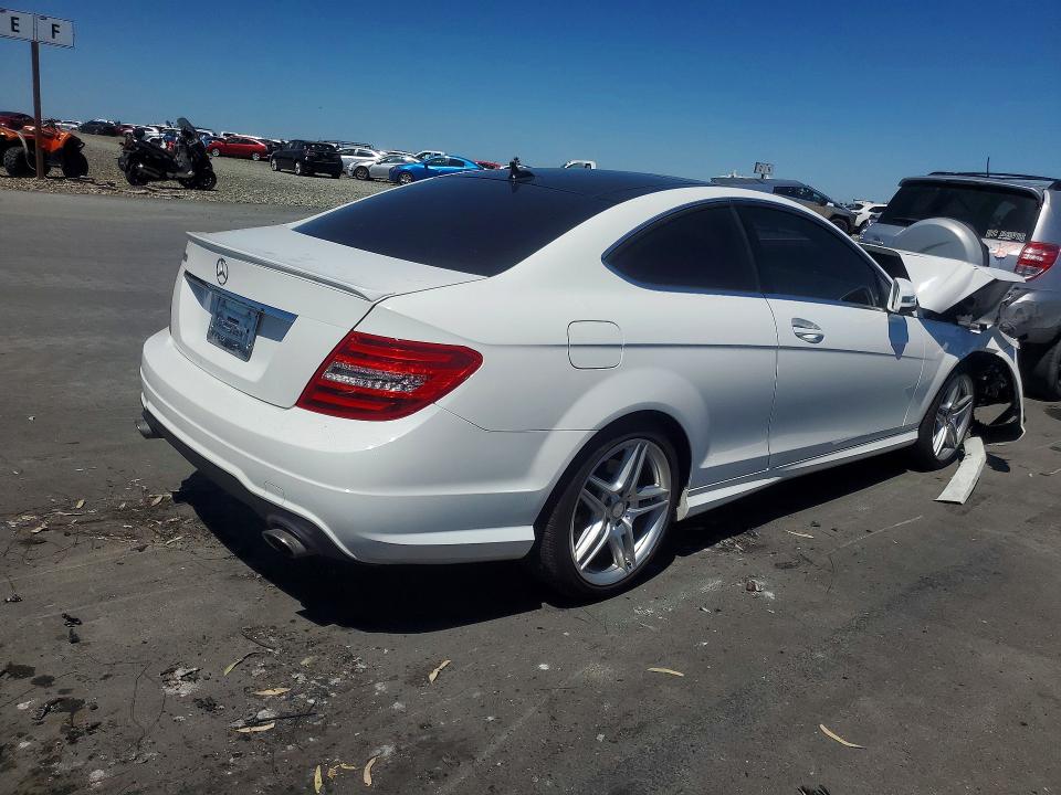 Продажа на аукционе авто 2013 Mercedes-benz C, vin: WDDGJ5HB4DF951776, номер лота: 56181606