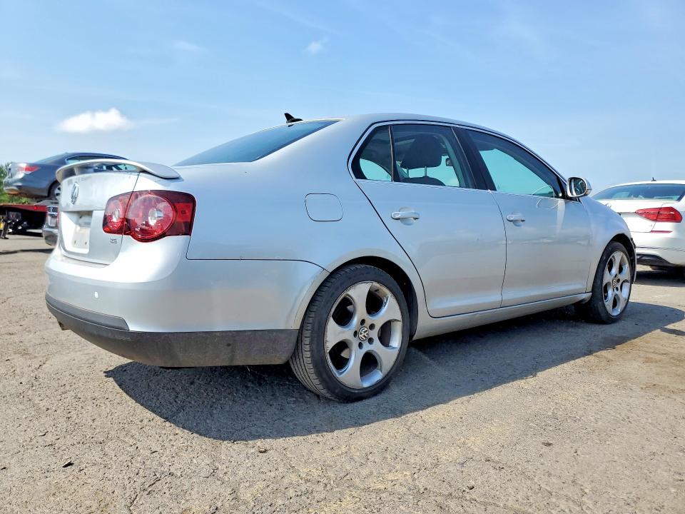 2010 Volkswagen Jetta მანქანა იყიდება აუქციონზე, vin: 3VWRZ7AJ3AM008554, აუქციონის ნომერი: 58717536