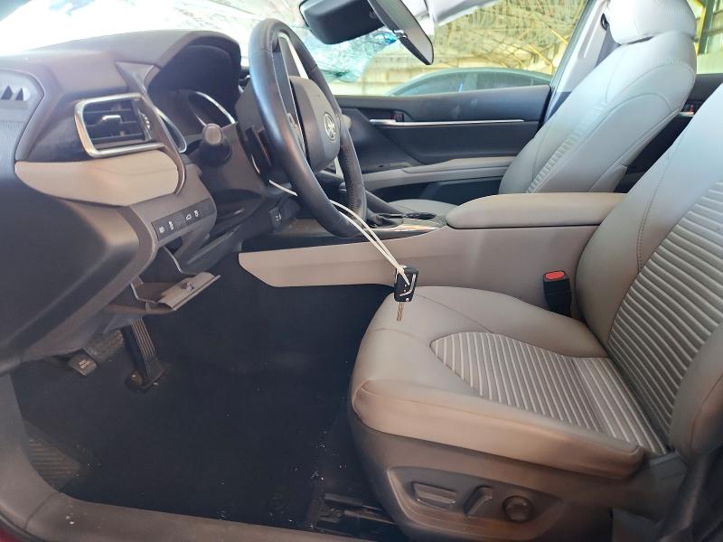 56678396 :رقم المزاد ، 4T1B11HK4JU537395 vin ، 2018 Toyota Camry مزاد بيع