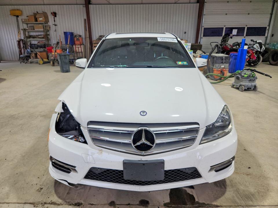 2013 Mercedes-benz C მანქანა იყიდება აუქციონზე, vin: WDDGF8AB4DR295607, აუქციონის ნომერი: 58075746