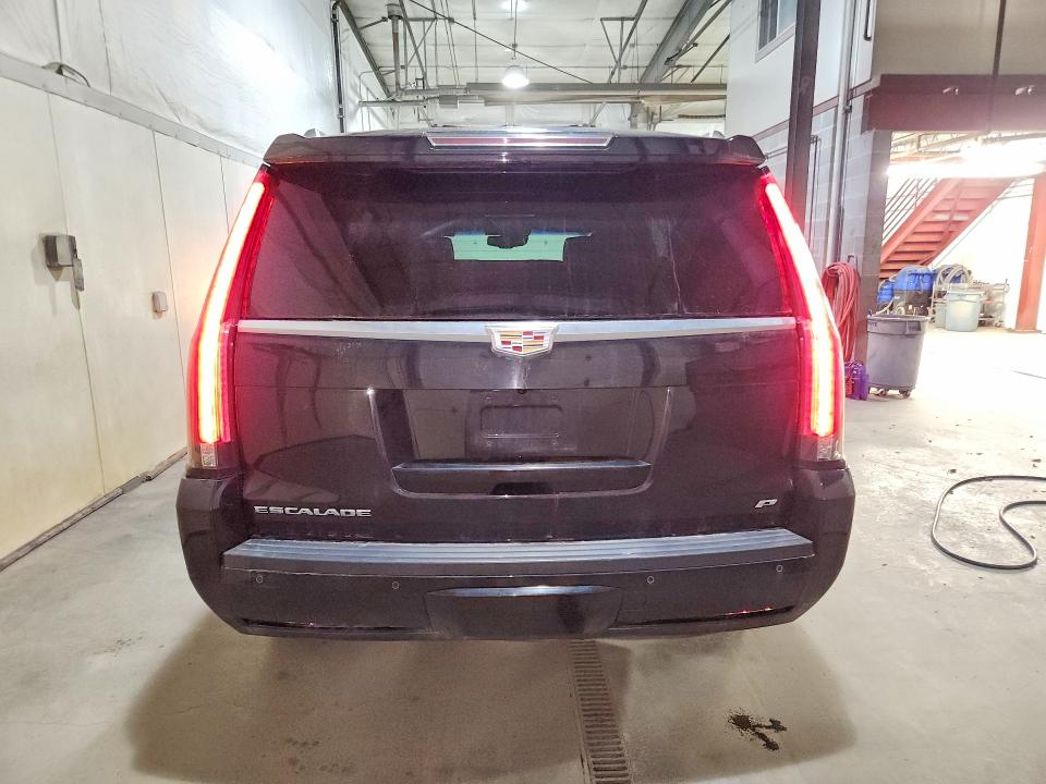 57878606 :رقم المزاد ، 1GYS4PKJ7FR650647 vin ، 2015 Cadillac Escalade مزاد بيع