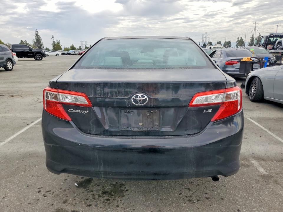 58693786 :رقم المزاد ، 4T1BF1FK9EU362572 vin ، 2014 Toyota Camry مزاد بيع