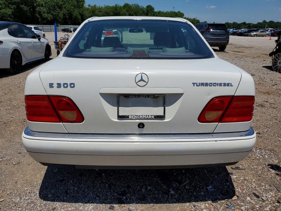 57737716 :رقم المزاد ، WDBJF25F5WA624521 vin ، 1998 Mercedes-benz E مزاد بيع