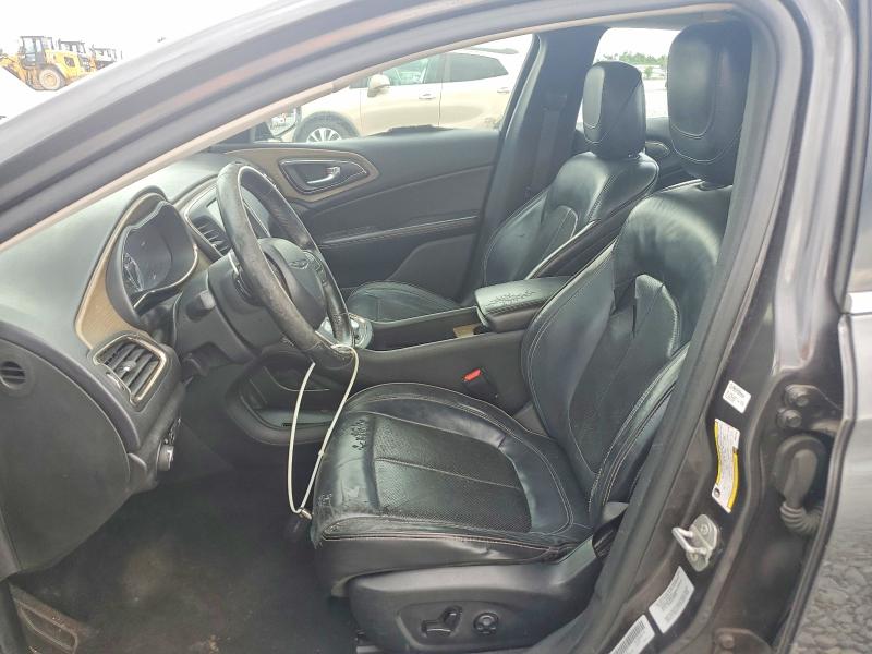 58381446 :رقم المزاد ، 1C3CCCCG5FN581557 vin ، 2015 Chrysler 200 مزاد بيع