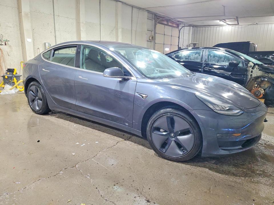 55904806 :رقم المزاد ، 5YJ3E1EB1KF205751 vin ، 2019 Tesla Model 3 مزاد بيع