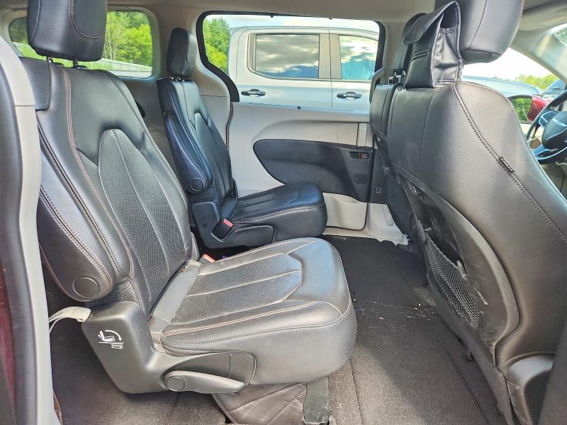 58393066 :رقم المزاد ، 2C4RC1BG7JR233556 vin ، 2018 Chrysler Pacifica مزاد بيع
