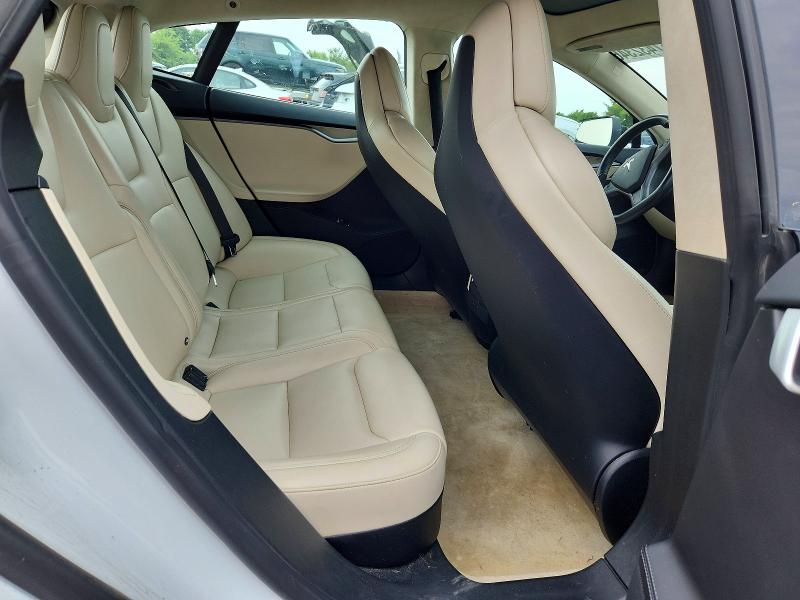 57432346 :رقم المزاد ، 5YJSA1E27JF270691 vin ، 2018 Tesla Model S مزاد بيع