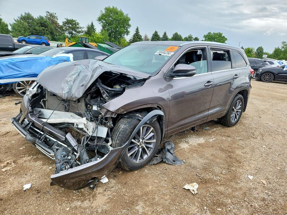 2018 Toyota Highlander მანქანა იყიდება აუქციონზე, vin: 5TDJZRFHXJS854925, აუქციონის ნომერი: 58584256