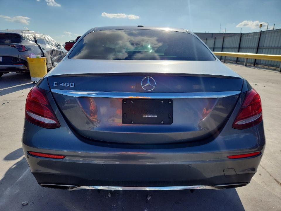 2018 Mercedes-benz E მანქანა იყიდება აუქციონზე, vin: WDDZF4JB3JA310500, აუქციონის ნომერი: 54343716