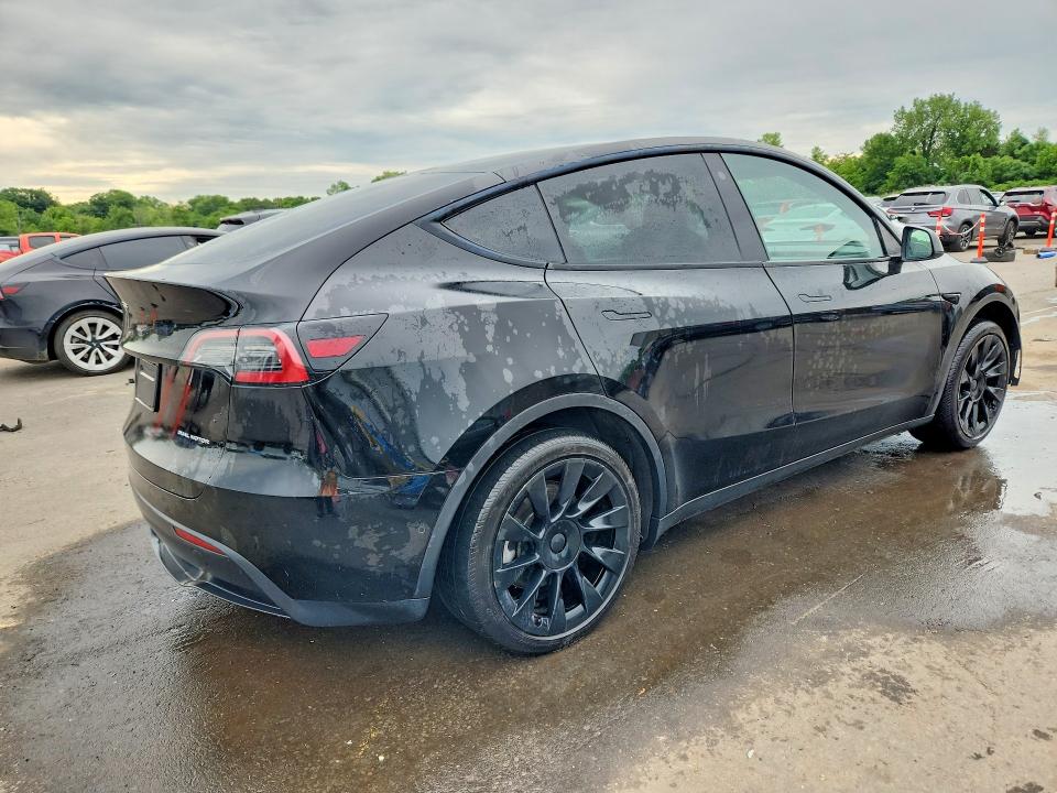 57996466 :رقم المزاد ، 7SAYGDEE4NA017306 vin ، 2022 Tesla Model Y مزاد بيع