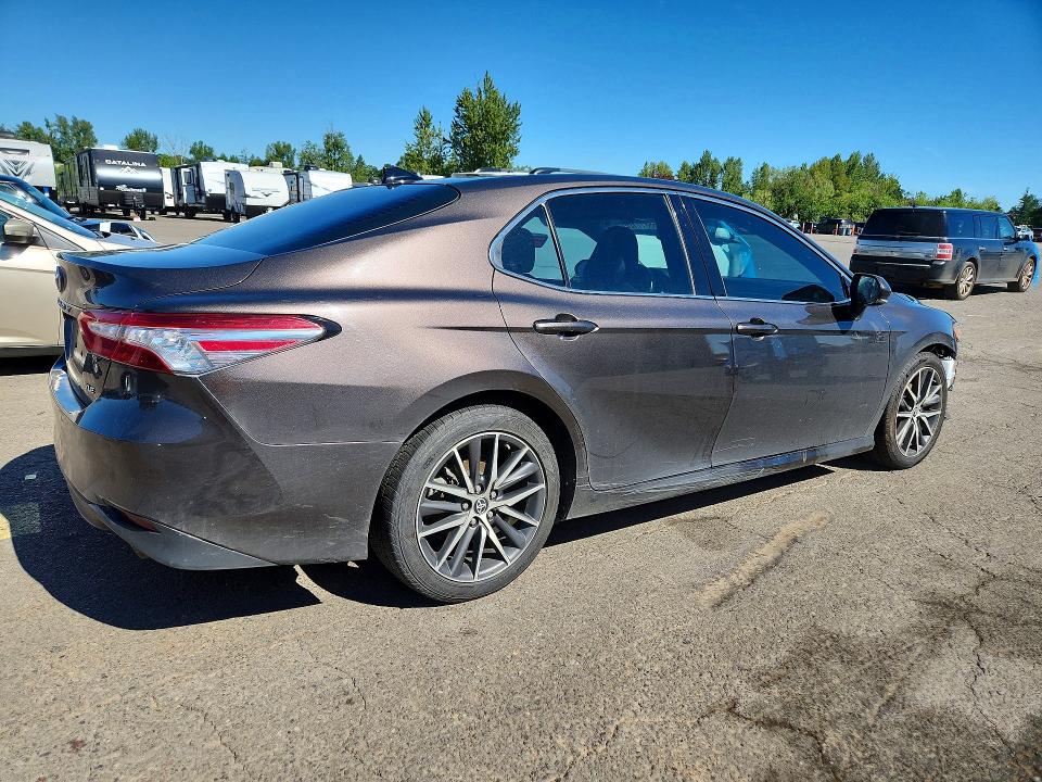 Продаж на аукціоні авто 2018 Toyota Camry, vin: 4T1BZ1HK3JU006116, номер лоту: 56811126