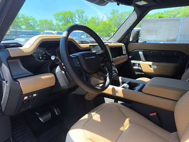 55633716 :رقم المزاد ، SALEXFEU8T2603618 vin ، 2026 Land Rover Defender مزاد بيع