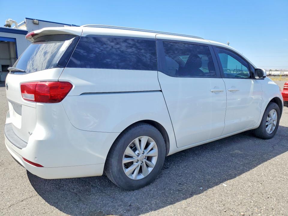 58293036 :رقم المزاد ، KNDMB5C11G6090151 vin ، 2016 Kia Sedona مزاد بيع