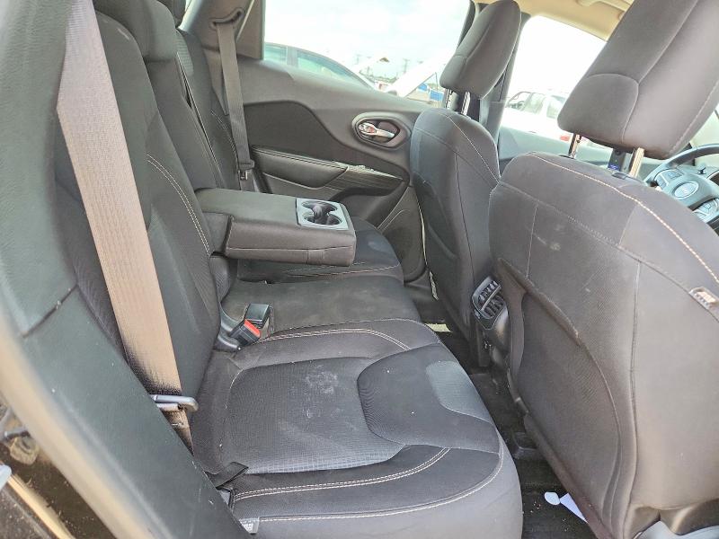 58532696 :رقم المزاد ، 1C4PJMCS1GW111485 vin ، 2016 Jeep Cherokee مزاد بيع