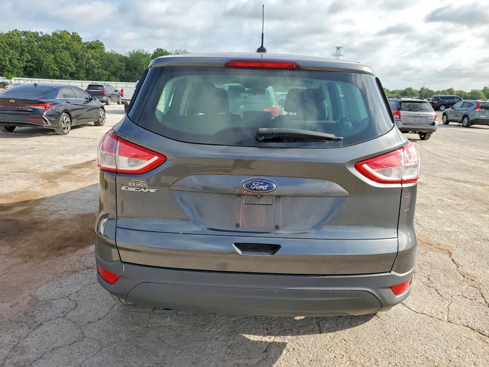 56486786 :رقم المزاد ، 1FMCU0F74GUB45661 vin ، 2016 Ford Escape مزاد بيع