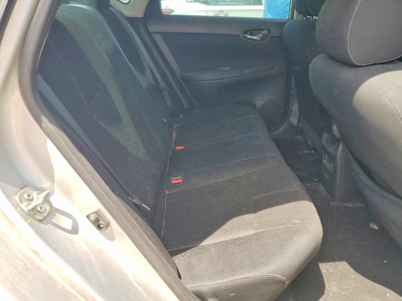 56588046 :رقم المزاد ، 3N1AB7AP2JY321454 vin ، 2018 Nissan Sentra مزاد بيع