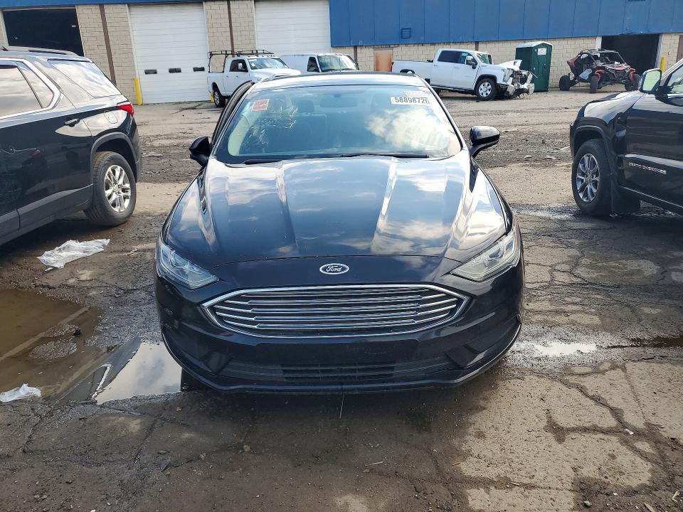 58898726 :رقم المزاد ، 3FA6P0H77JR106430 vin ، 2018 Ford Fusion مزاد بيع