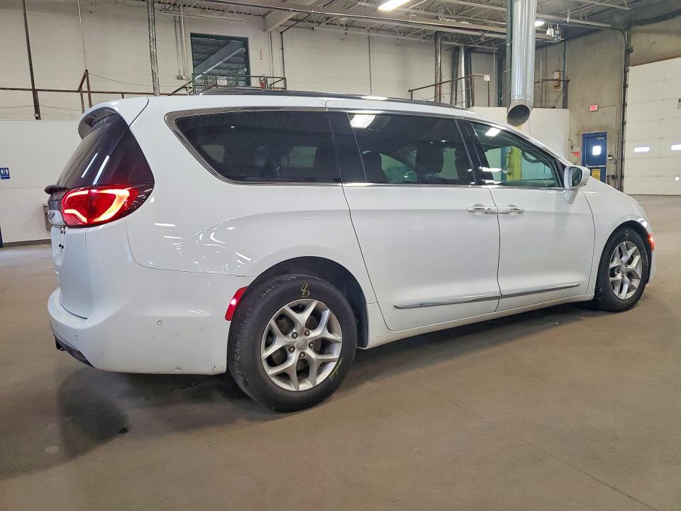55592426 :رقم المزاد ، 2C4RC1EG4JR293712 vin ، 2018 Chrysler Pacifica مزاد بيع