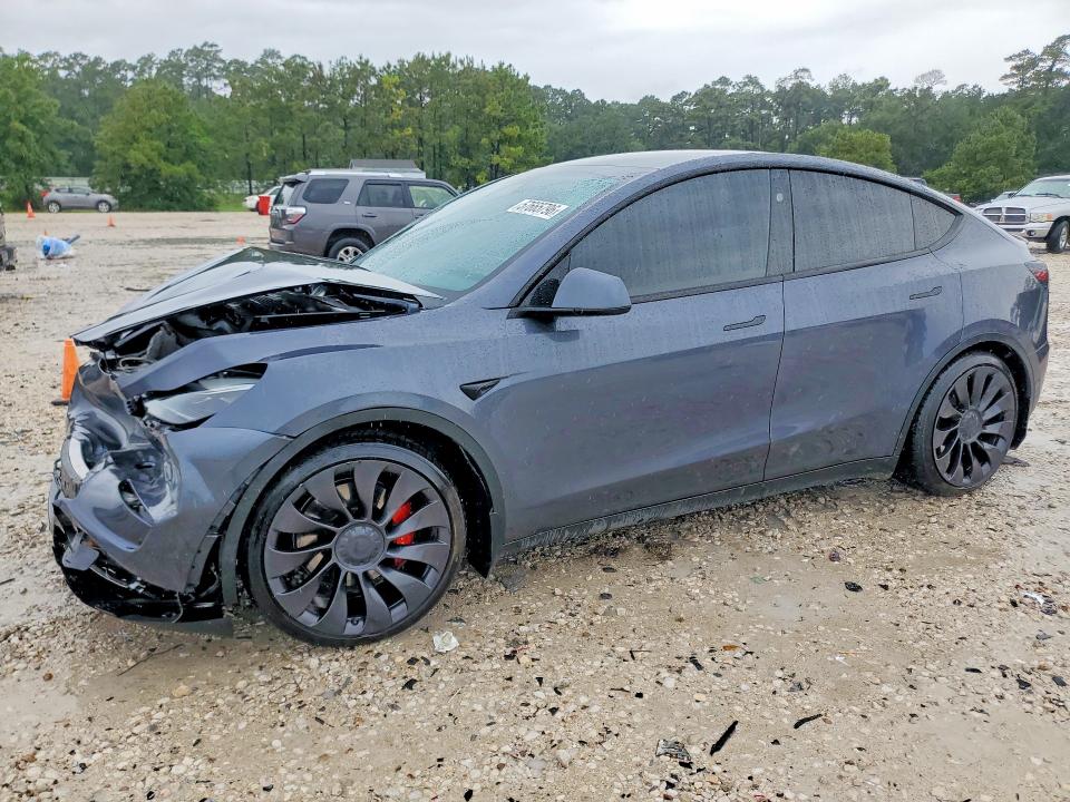 57665796 :رقم المزاد ، 7SAYGDEF5PF881828 vin ، 2023 Tesla Model  Y مزاد بيع